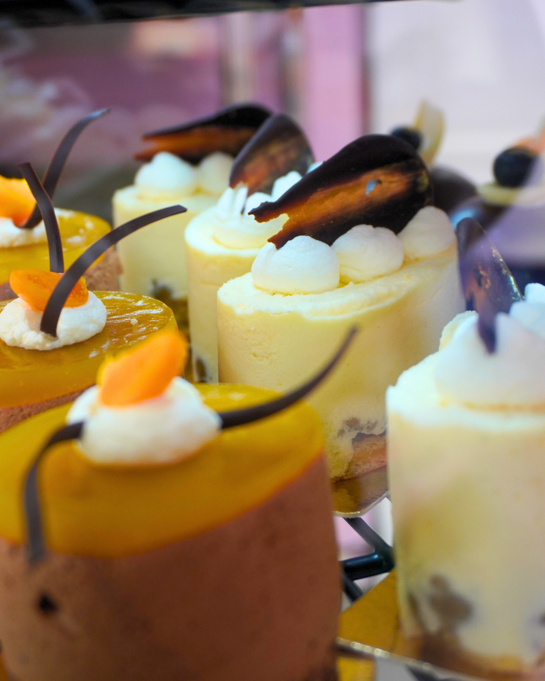 Schokoladen-Passionsfrucht-Törtchen